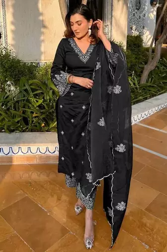 Black color smart and stylish viscose chanderi fabric elegant kurta set