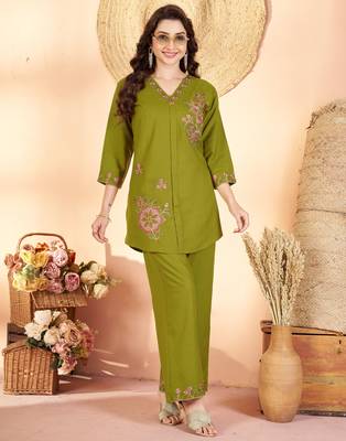 Mehendi color thread work co-ord set dress for trendy girls 1