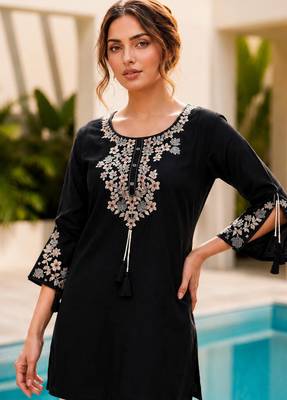 Black color embroidered kurta 3