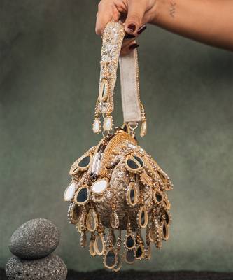 Gold silk embroidered clutch 2