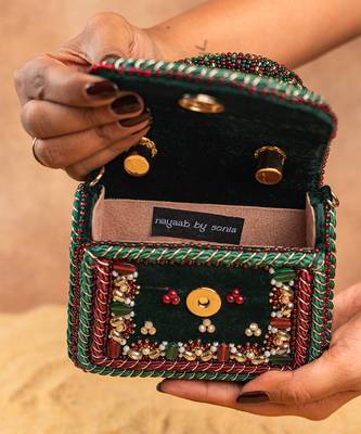 Emerald green velvet embroidered charm hand bag 4