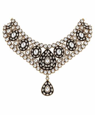 Gold plated kundan polki necklace set with maang tikka and earrings 4