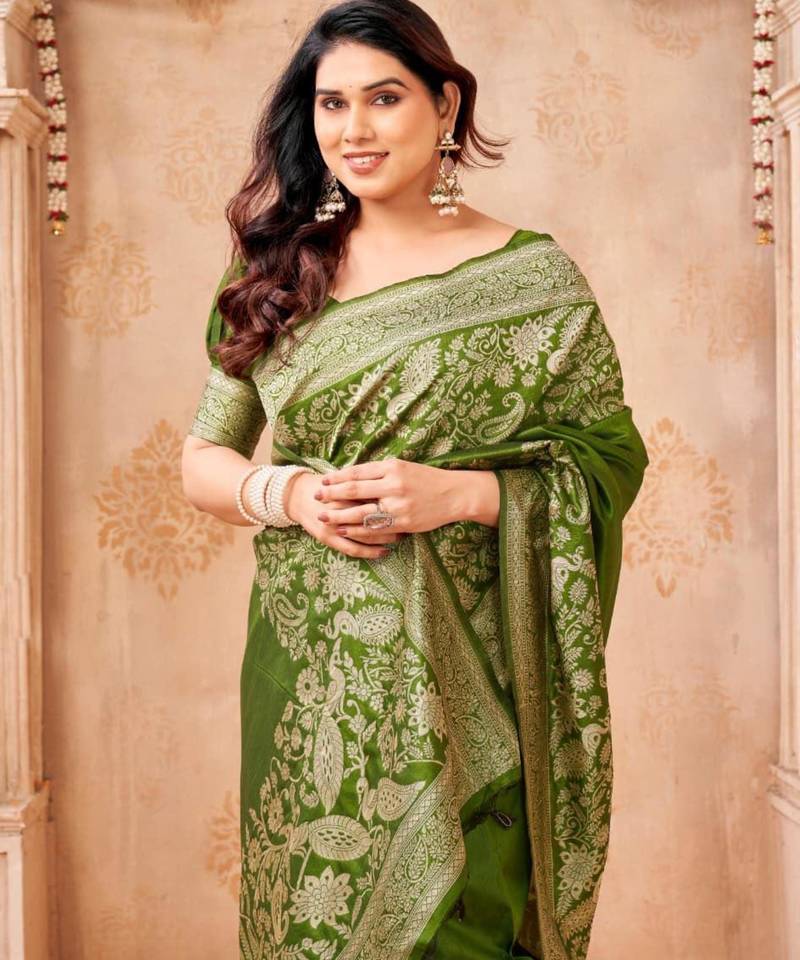 Green silk blend zari woven woven saree