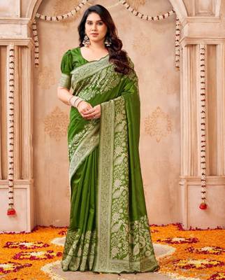 Green silk blend zari woven woven saree 3