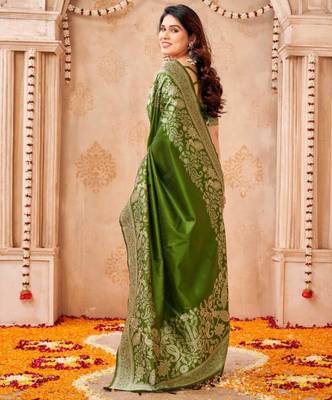 Green silk blend zari woven woven saree 4