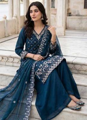 Navy blue fendy embroidered kurti palazzo set 2
