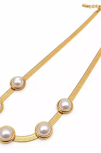 Anti-Tarnish Golden Snake Chain Necklace with Elegant Pearl Accents – Timeless & Sophisticated Style