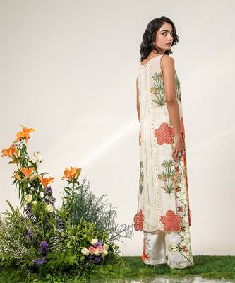 Ivory and tangerine orange embroidered organza nysha silk kurta set 4