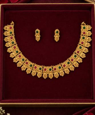 gold-tone traditional necklace set with pink and green stones 2