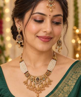 gold-tone heritage necklace set 2