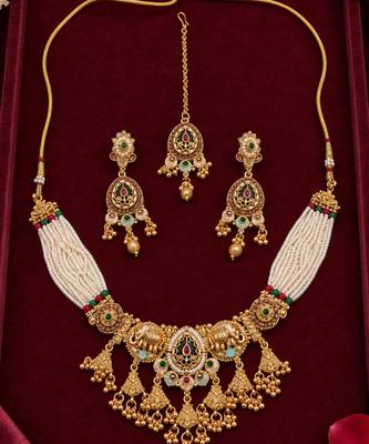 gold-tone heritage necklace set 1