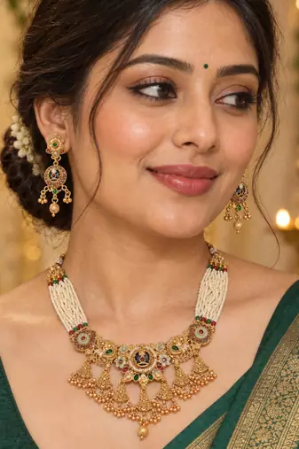 gold-tone heritage necklace set