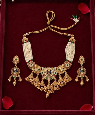 gold-tone heritage necklace set 2