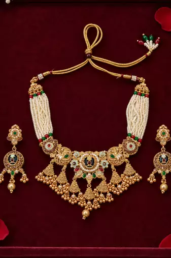 gold-tone heritage necklace set