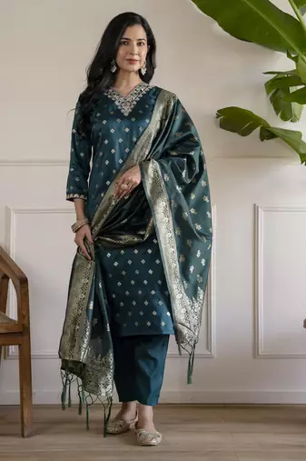 Women’s Green Silk Emboidered Straight Kurta Pent Dupatta Sets | 3pcs Ethnic Set