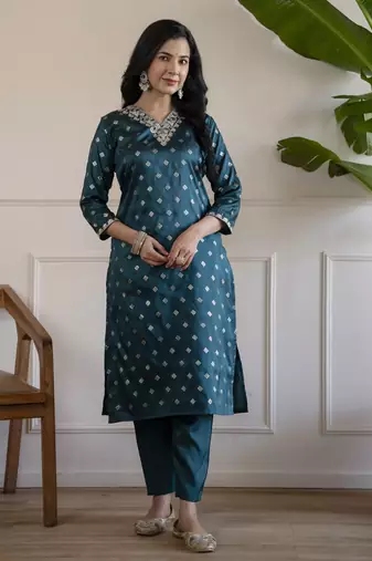 Women’s Green Silk Emboidered Straight Kurta Pent Dupatta Sets | 3pcs Ethnic Set