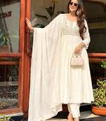 White chanderi embroidered kurta set