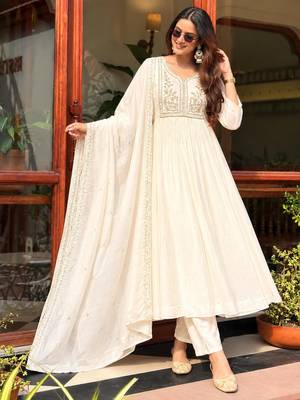 White chanderi embroidered kurta set 2