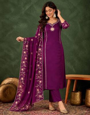 Purple silk blend embroidered kurta set 2
