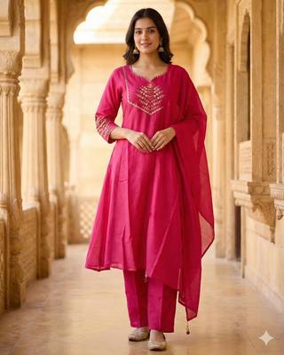 Rani-pink chanderi hand embroidery kurta set 1