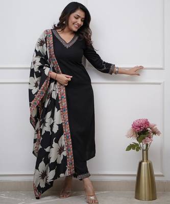 Black viscose embroidered 5