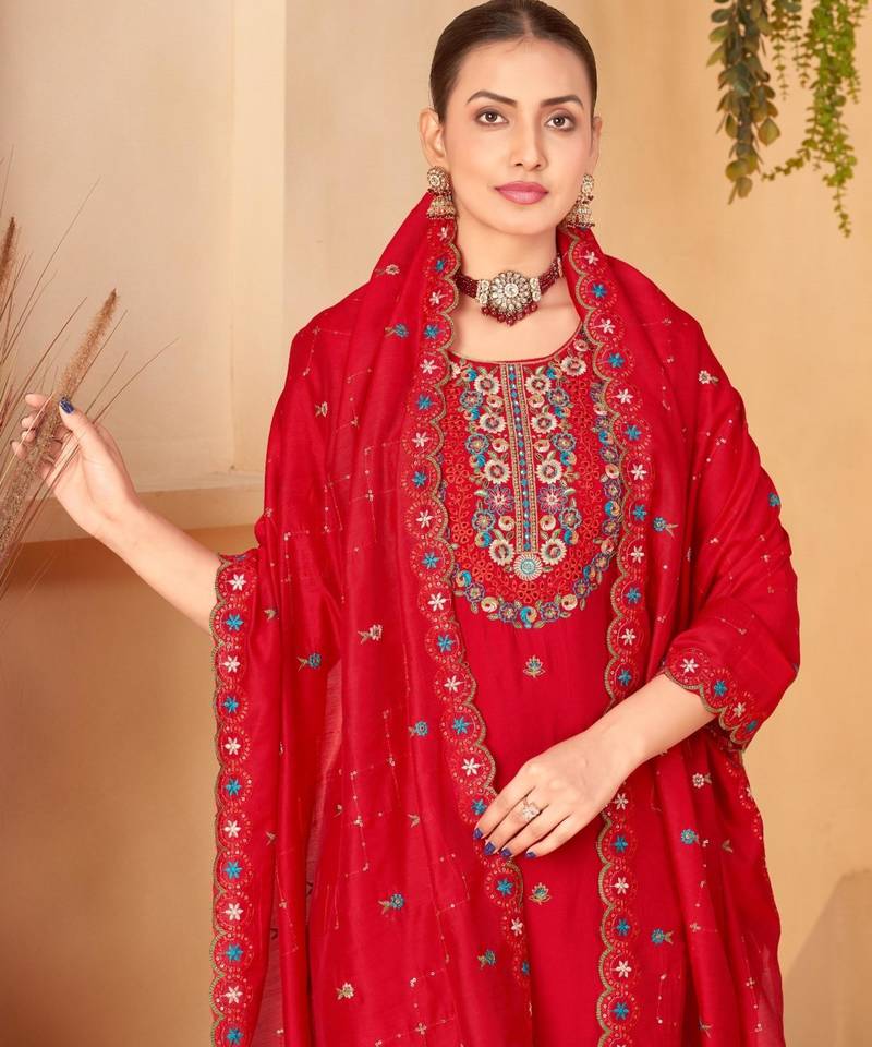 Red viscose embroidered kurta set