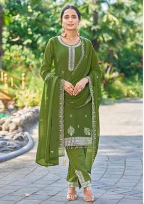 Green georgette embroidered kurta set 2