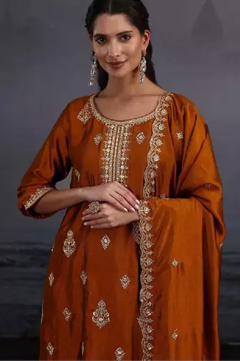 Women ethnic motifs embroidered regular kurta with trousers & dupatta