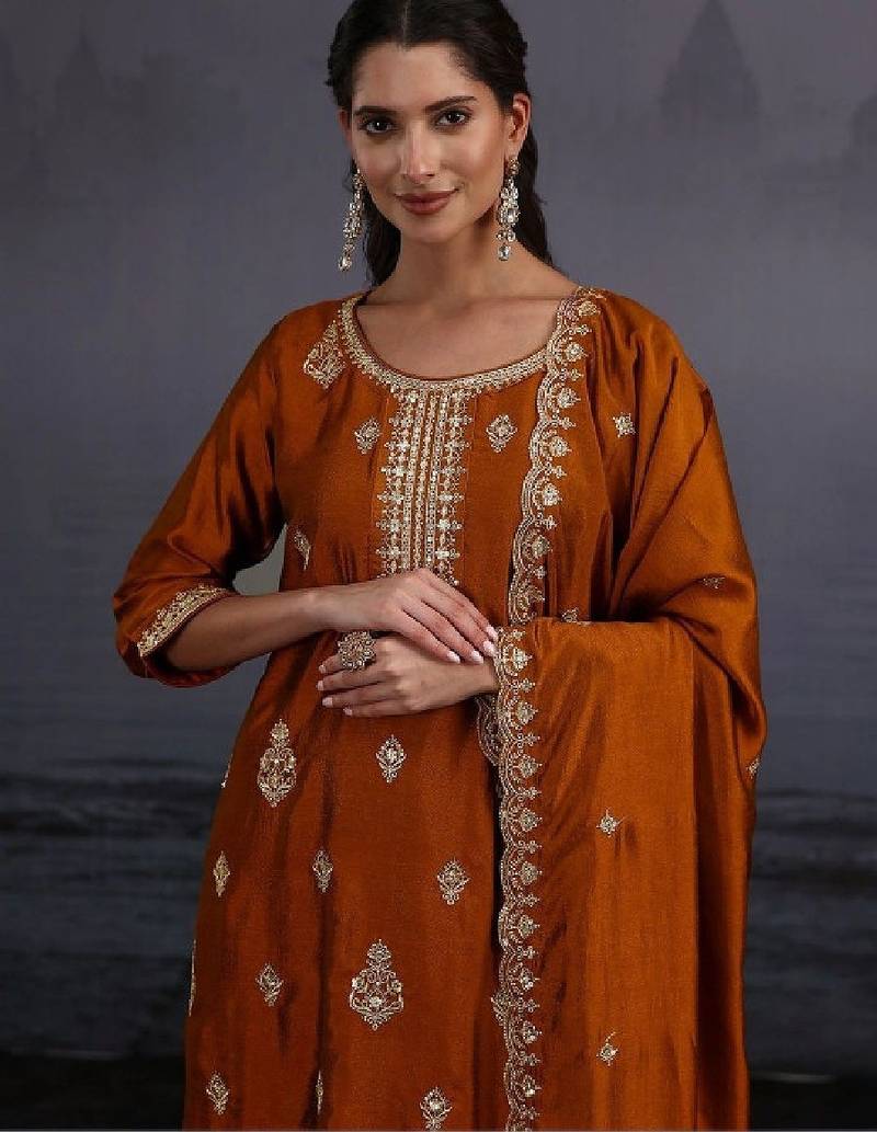 Women ethnic motifs embroidered regular kurta with trousers & dupatta