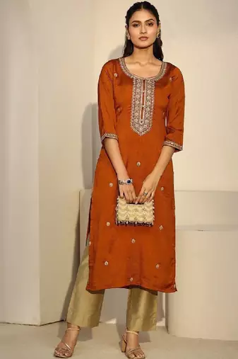 Women embroidered thread work kurta