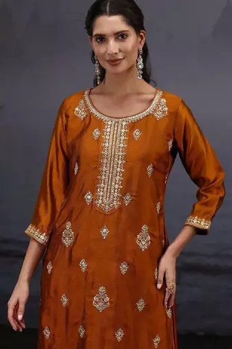Women ethnic motifs embroidered regular kurta with trousers & dupatta