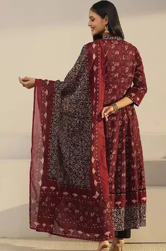 Women ethnic motifs printed regular kurta with trousers & with dupatta