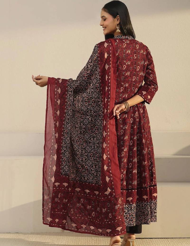 Women ethnic motifs printed regular kurta with trousers & with dupatta