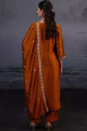 Women ethnic motifs embroidered regular kurta with trousers & dupatta