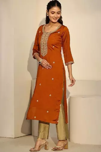 Women embroidered thread work kurta