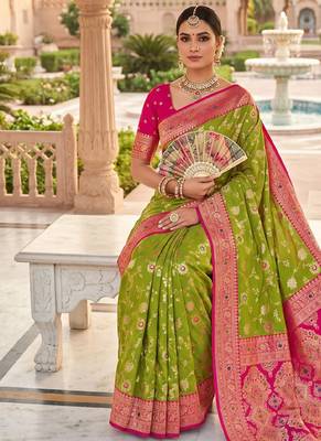 designer green zari weaving meenakari tassel pallu work silk blend saree 3