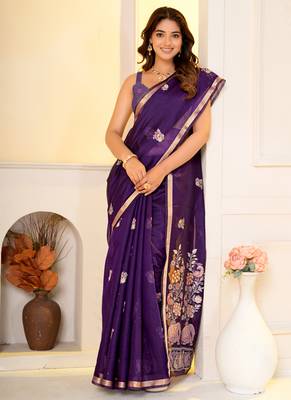 Womens elegant purple  cotton silk saree with golden zari border, pallu with blouse 4