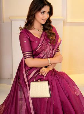 Womens elegant rani  cotton silk saree with golden zari border, pallu with blouse 5