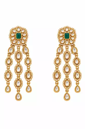 Gold plated emerald green kundan layered necklace set with maang tikka