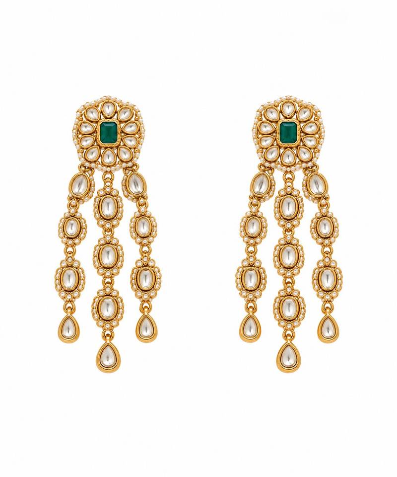 Gold plated emerald green kundan layered necklace set with maang tikka