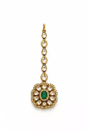 Gold plated emerald green kundan layered necklace set with maang tikka