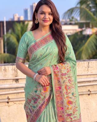 Women's zari woven kashmiri pashmina silk traditional saree with blouse 2