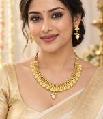 Gold-plated necklace set in gold - traditional style