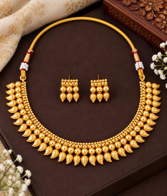 Gold-plated necklace set in gold - contemporary style 1