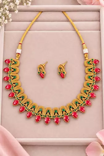 Gold-plated necklace set in multicolor - traditional style