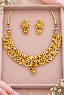 Gold-plated necklace set in golden - traditional style 1