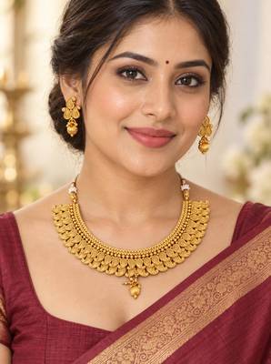 Gold-plated necklace set in golden - traditional style 2