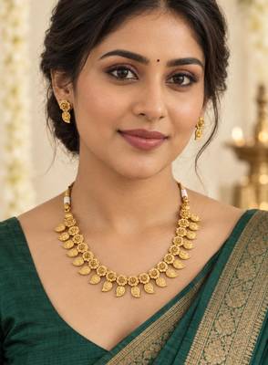 Gold-plated necklace set in golden - traditional style 2