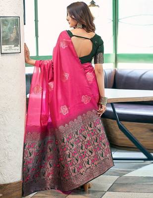 Pink woven design zari silk blend banarasi saree 4