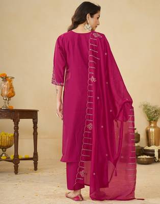 Pink embroidery thread work kurta pant dupatta for women 4